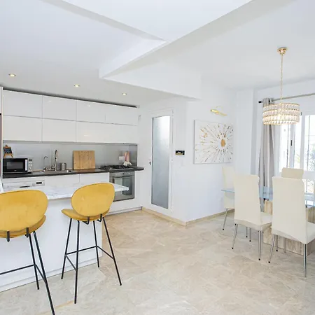 Apartment Penthouse Naranjos - Walk To Banus Marbella